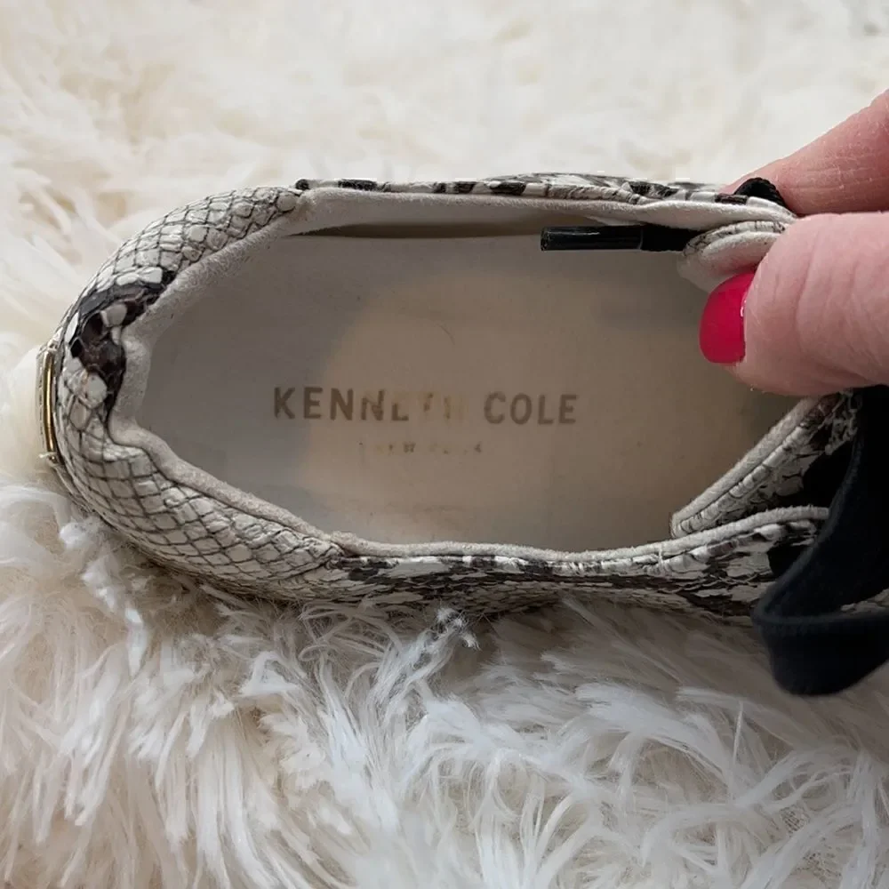 Brand new Kenneth Cole sneakers 5M
